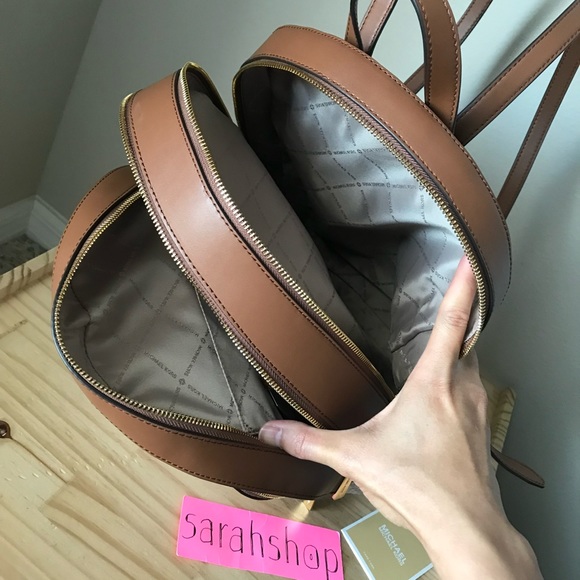 🌼Michael Kors Backpack Set - Picture 10 of 16